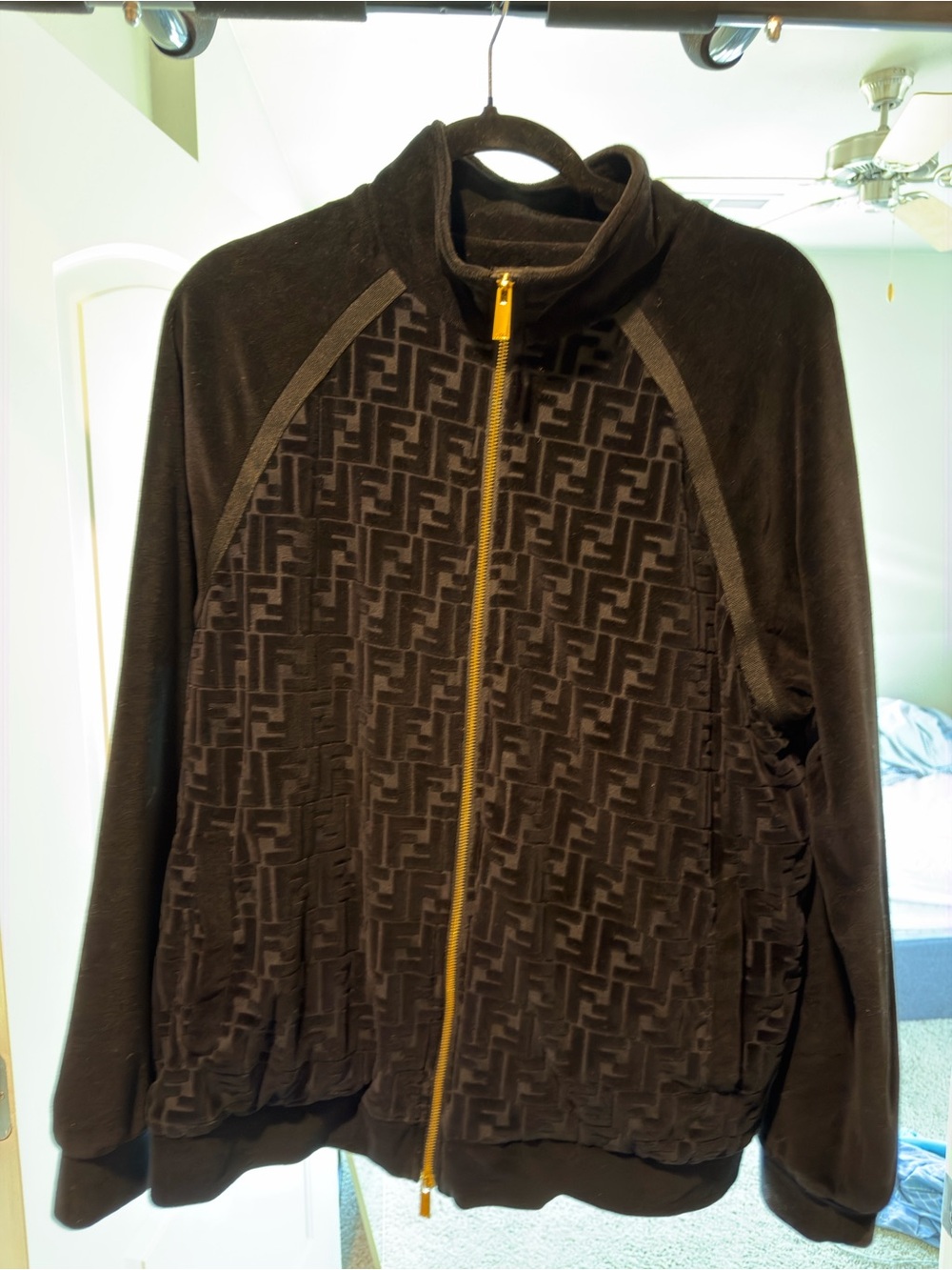 Fendi Black Velvet
Team wang
